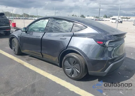 2026 Tesla Model Y Long Range Dual Motor All-Wheel Drive/Long Range Launch Series z USA, uszkodzony, nr VIN 7SAYGDEE7TA393964
